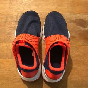 Nike Sock Darts (blue and orange) KIDS SIZE 4Y